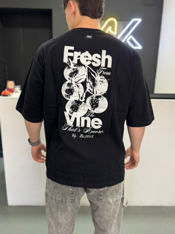 Remera Oversize "FRESH" - From The Vine