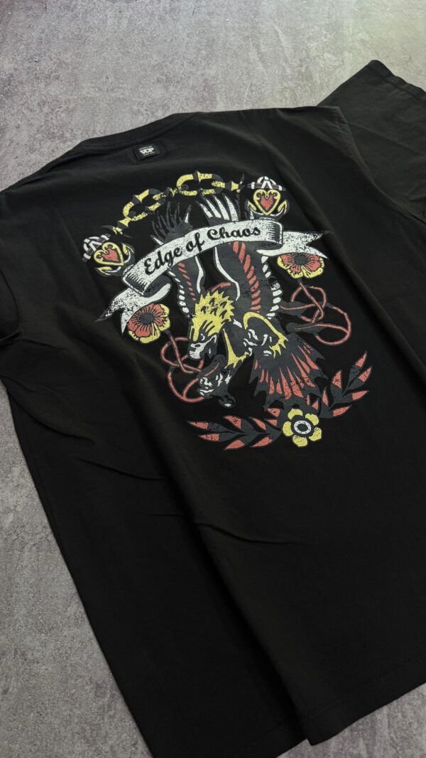 Remera " EDGE OF CHAOS "