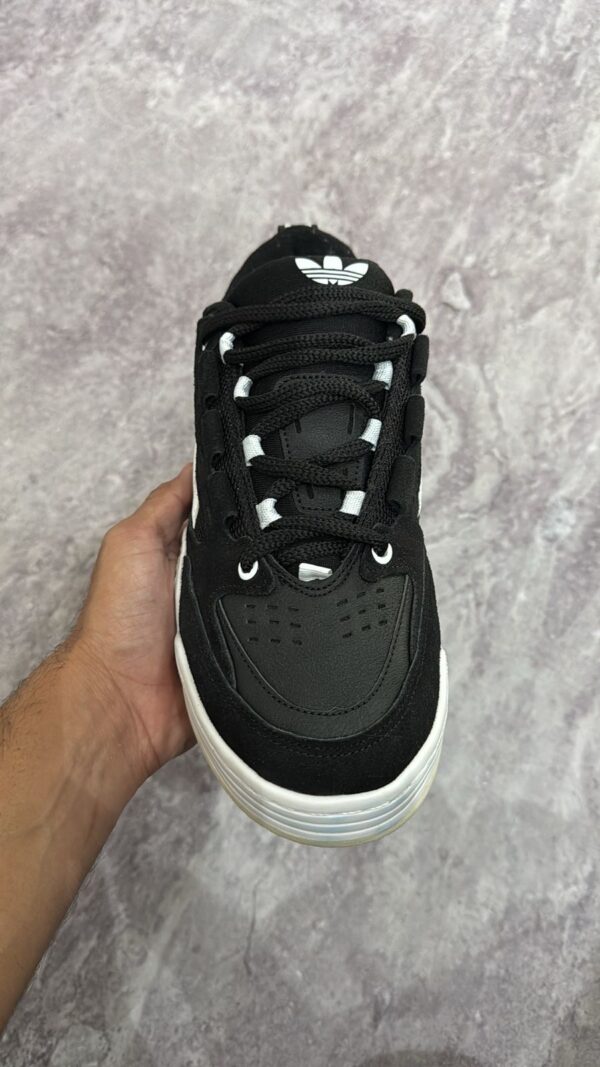 ZAPATILLAS ADI2000