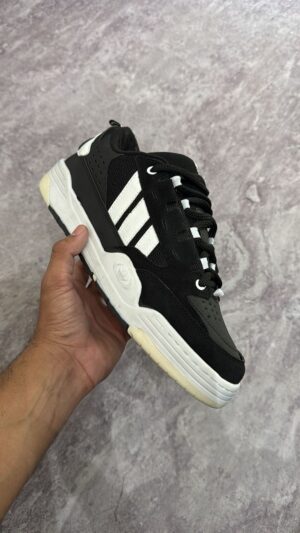 ZAPATILLAS ADI2000