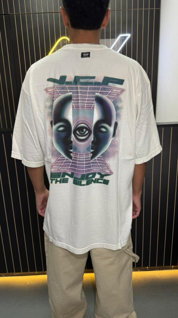 Remera " THE SILENCE "
